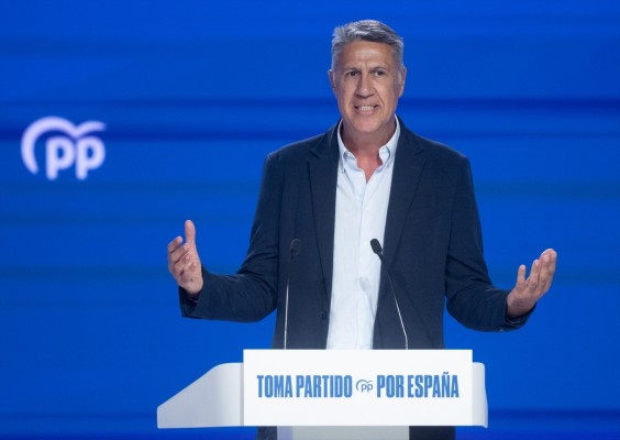 Fiscalía investiga a Albiol por el desalojo de 400 sin techo del instituto B9 de Badalona en diciembre