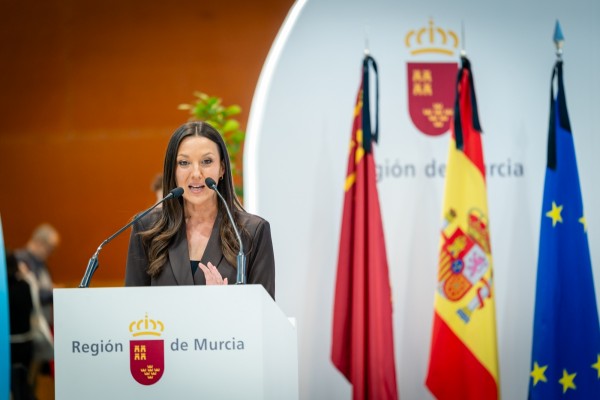 Carmen Conesa: 