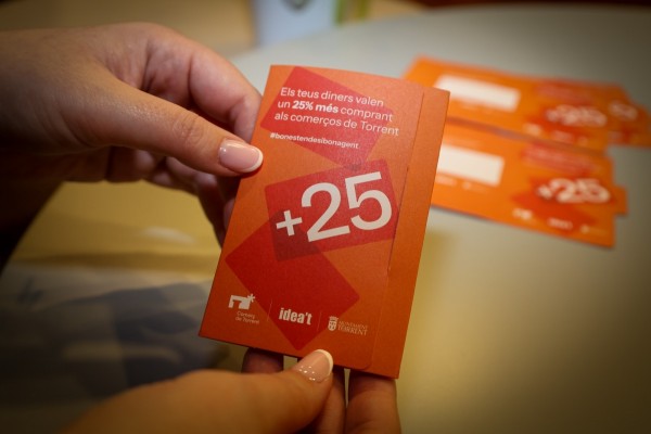 Torrent lanza una nueva edición de la Tarjeta +25 que inyectará 500.000 euros en comercios y hostelería