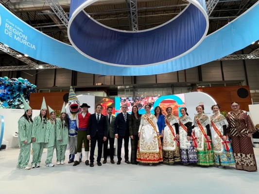 'Murcia Tremenda' irrumpe en Fitur 2026 con huertanos, sardineros y unas fiestas que cumplen 175 años
