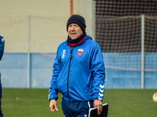 Claudio Barragán avala el fichaje del central colombiano que era portero de fútbol sala