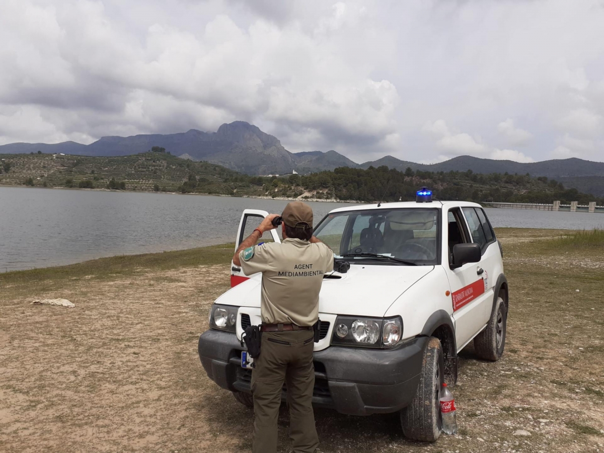 La Generalitat incorpora 56 agentes medioambientales para vigilar el entorno natural