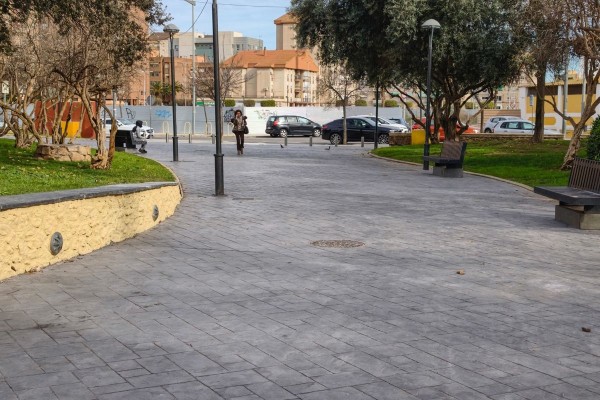 Cartagena remodela el acceso al Parque de Los Juncos con un pavimento más seguro y duradero