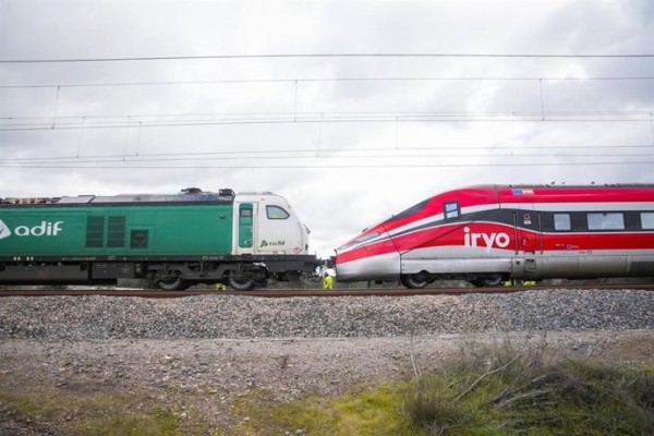 Adif licita por 96 millones las traviesas para renovar un tramo de línea Madrid-Barcelona