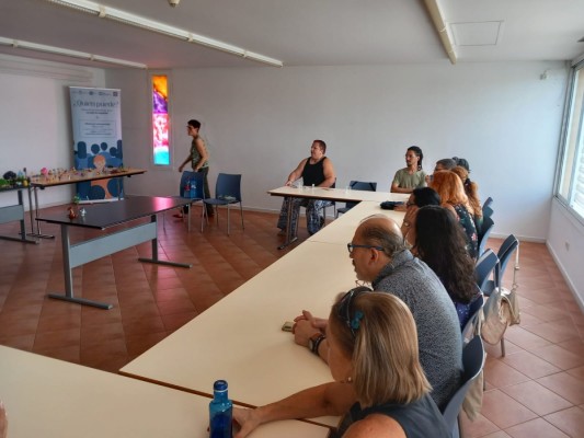 Acompañamientos frente a la soledad, clases de español y gestiones administrativas: Murcia alcanza los 460 voluntarios municipales