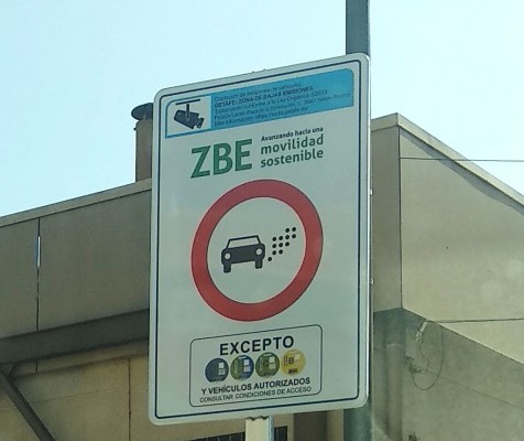 Un 23% de los conductores afectados por las ZBE ha tenido que cambiar su coche y el 13% lo contempla 
