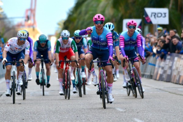 Dylan Groenewegen repite victoria en la Clàssica Comunitat Valenciana 1969