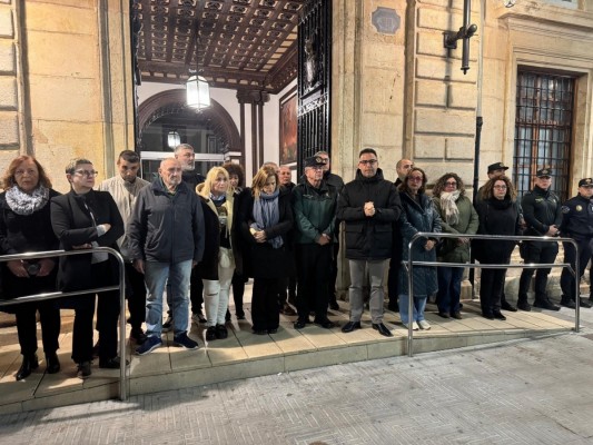 Sueca guarda un minuto de silencio por el menor fallecido presuntamente a manos del padre de un amigo