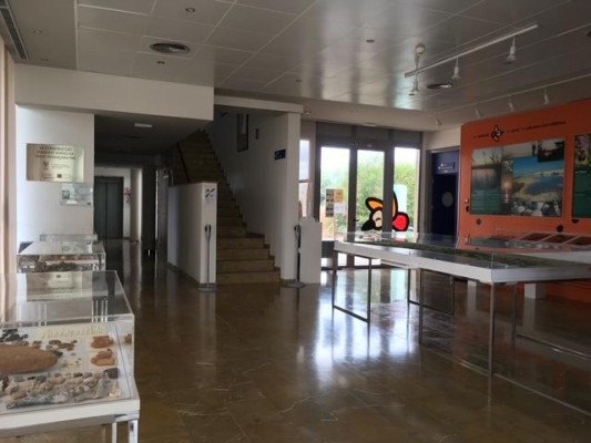 Medio Ambiente y el CSIC acuerdan el uso de espacios del Instituto de Acuicultura Torre de la Sal para el Prat de Cabanes