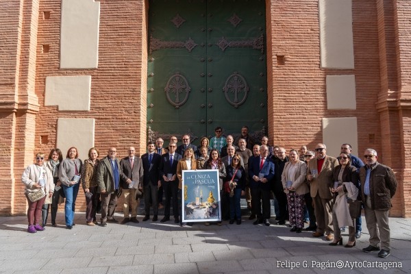 Un álbum de cromos de la Semana Santa, entre las cien actividades de la primera programación cultural de Cuaresma en Cartagena