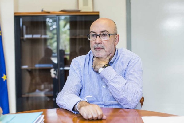 Manuel Alcaraz y los privilegios políticos 