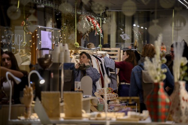 València incrementa hasta 150.000 euros las ayudas a asociaciones de comerciantes para dinamizar las ventas