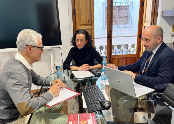 La futura Ley de Empresa Familiar de la Región de Murcia busca las aportaciones de los municipios