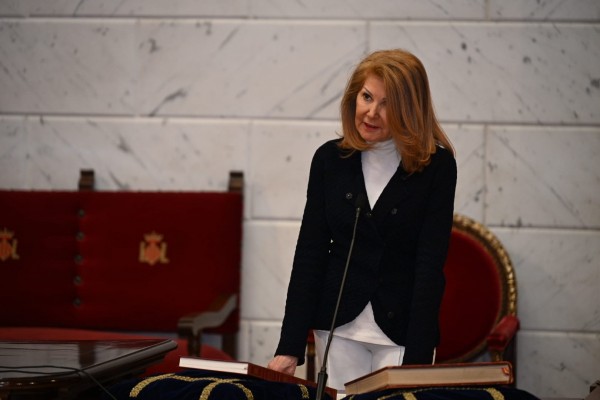 Dolors López toma posesión como concejal socialista en el Ayuntamiento de València