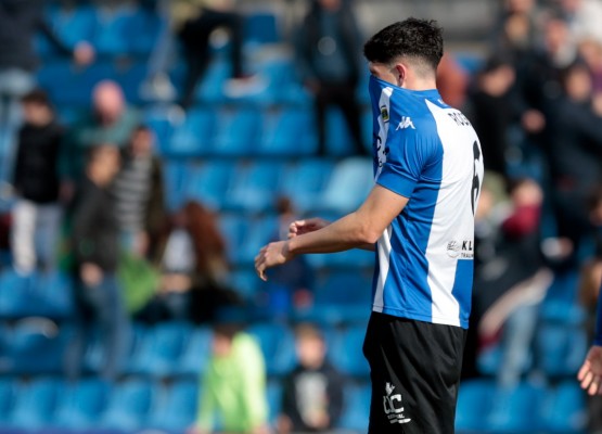 El Hércules frena el interés de terceros en hacerse con el mediocentro Roger Colomina