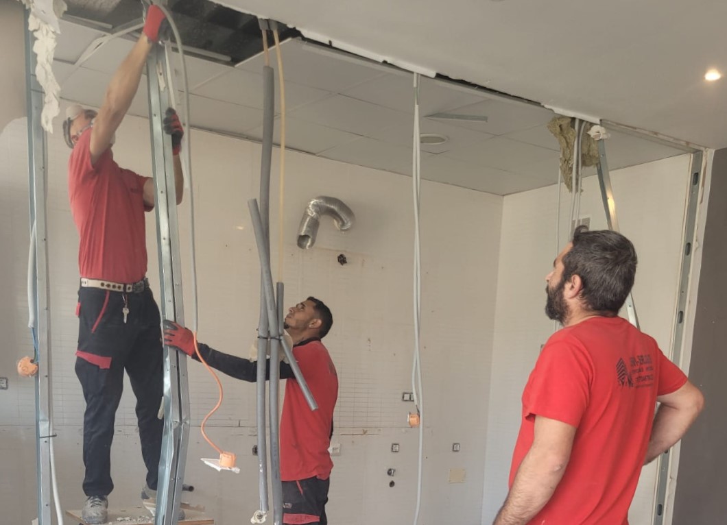 El Ayuntamiento invierte 95.000 euros en 50 actuaciones de 34 centros escolares castellonenses