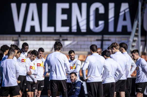 Foulquier no se entrena con el Valencia y Copete completa una parte