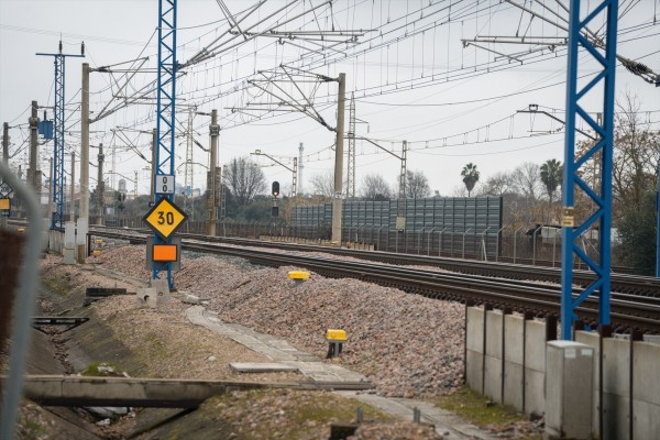 El Gobierno encarga el primer pedido para subir la velocidad de los trenes a Barcelona por 97 millones