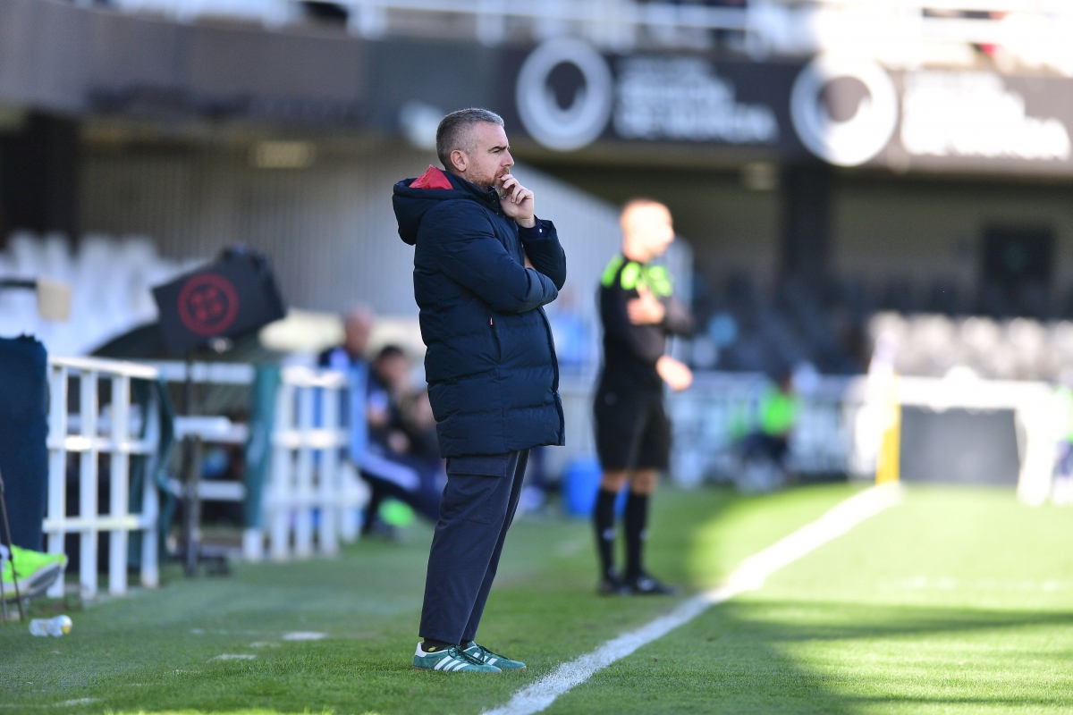 El FC Cartagena fulmina a su entrenador a 72 horas de visItar al Hércules CF