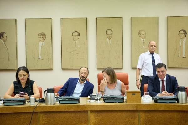 El Gobierno evita las comparecencias de Sánchez y sus ministros gracias a sus socios y los empates
