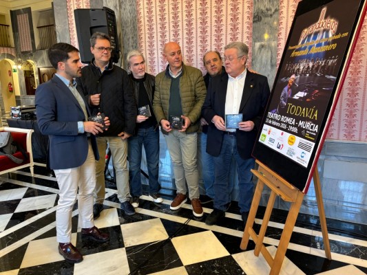Los Parrandboleros presentan en el Teatro Romea de Murcia su nuevo disco, grabado junto a Armando Manzanero