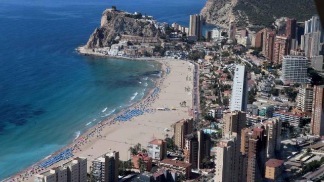 Benidorm interviene en Poniente para mejorar la red de abastecimiento de agua potable