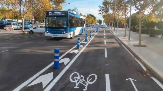 Siete empresas pujan por el contrato de señalización horizontal de Benidorm