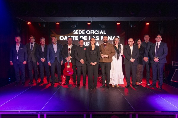 La Fundación del Cante de las Minas llena de flamenco el Odiseo para inaugurarlo como su sede en Murcia