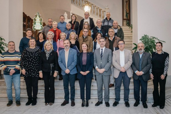 Castelló reconoce la trayectoria de 28 funcionarios del Ayuntamiento jubilados durante el año 2025