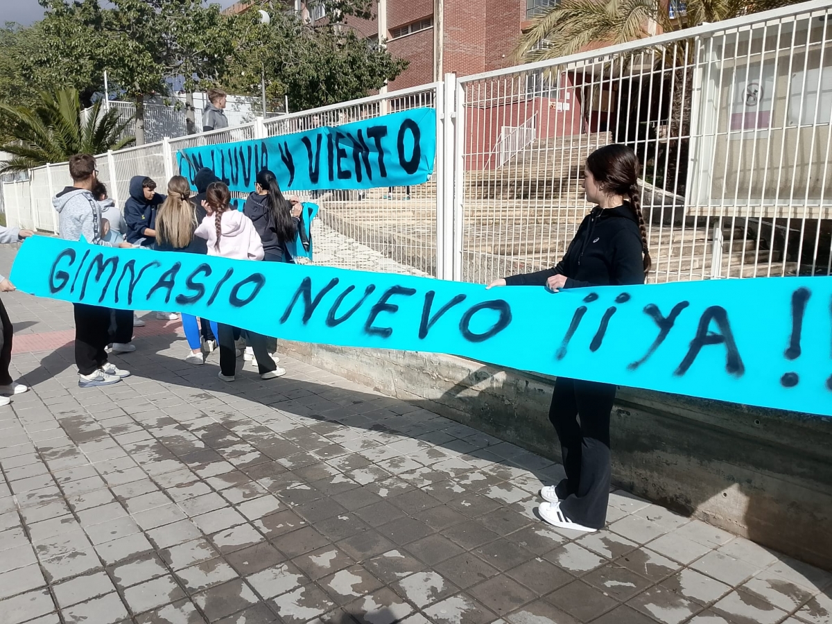 La Plataforma educativa de Playas denuncia deficiencias en el gimnasio del IES Cabo de la Huerta