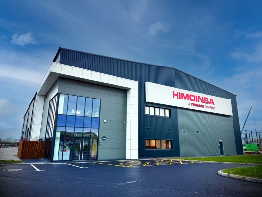 Himoinsa estrena nuevas instalaciones en Inglaterra mientras ultima la construcción de una fábrica en Alcantarilla