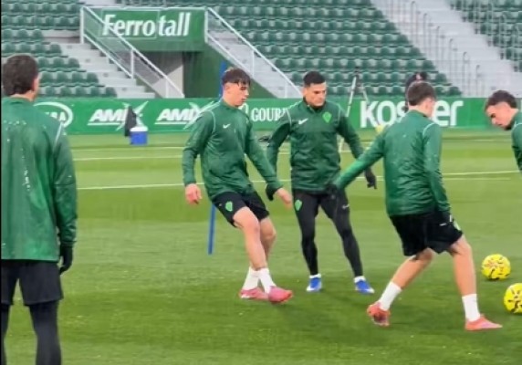  El Elche negocia la continuidad de Febas y Núñez y asume la salida de Diaby