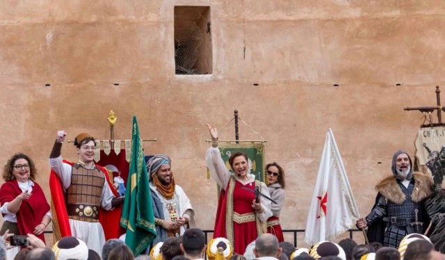 Torrent se prepara para celebrar el Mig Any de Moros y Cristianos