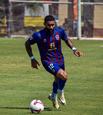 Derick Poloni vive sus últimas horas como futbolista del Eldense