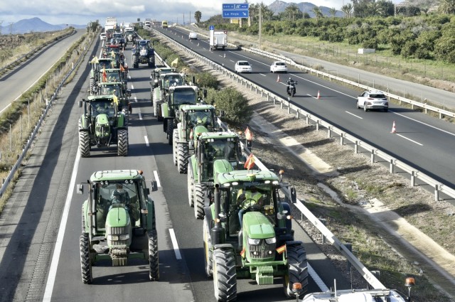 Estas son las cuatro autovías de la Región de Murcia que el jueves están cortadas por los tractores