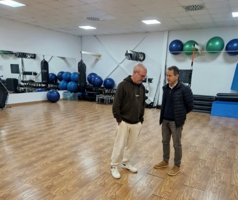 Chiva refuerza los servicios deportivos municipales con la incorporación de una nueva empresa gestora