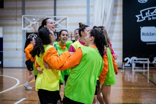 El STV Roldán disputa la Supercopa femenina en Tenerife