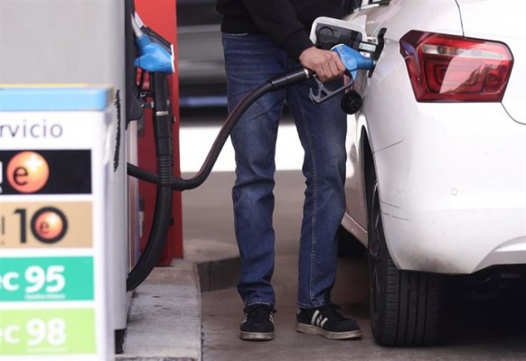 El IPC se modera cinco décimas en enero y arranca el año en el 2,4% por luz y gasolinas