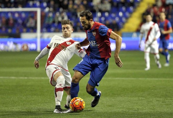 El Levante perdió en su última visita al Rayo con cuatro goles de Bueno