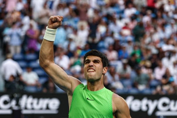 Es tan bueno que gana hasta lesionándose: Alcaraz a la final de Australia tras vencer con épica a Zverev