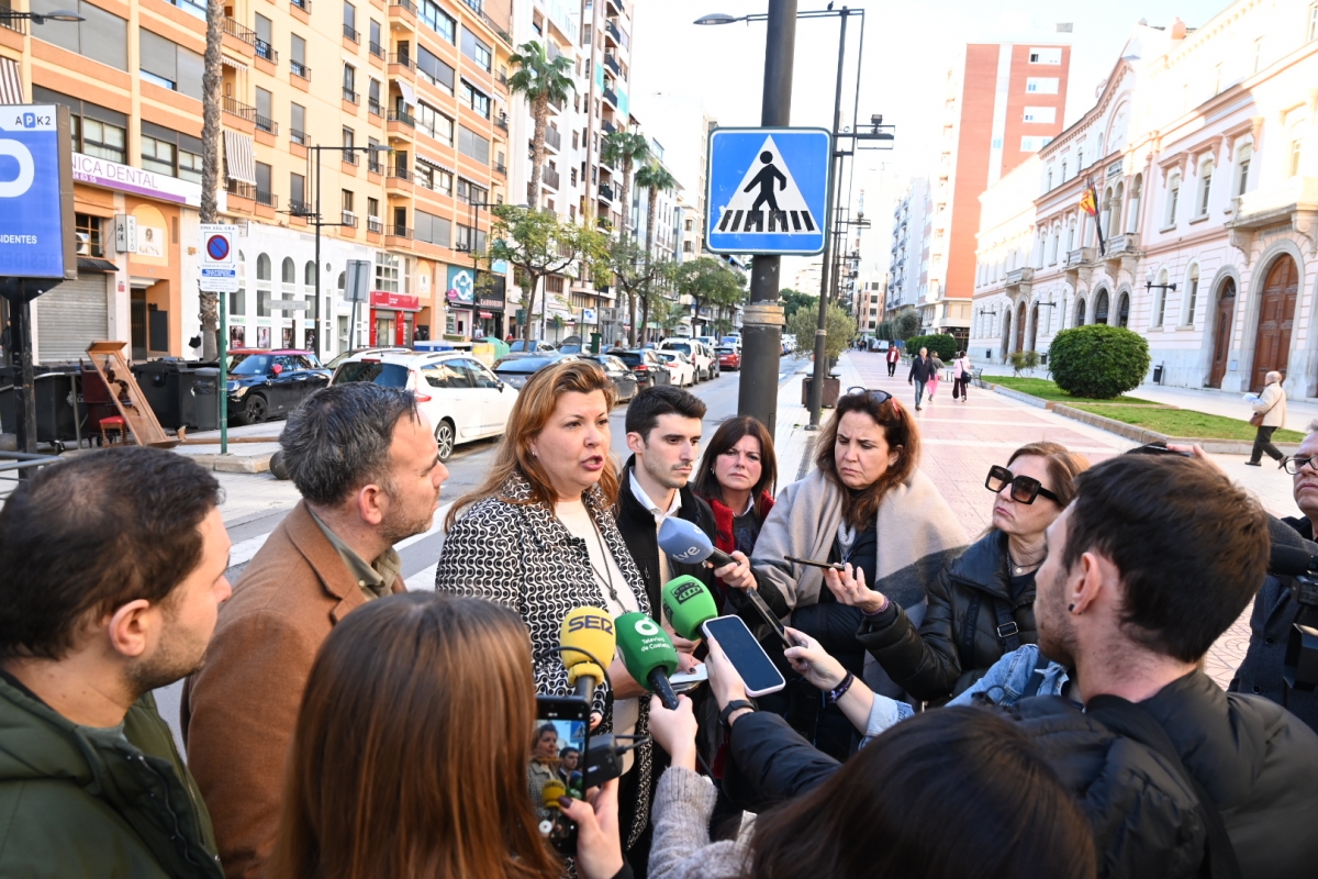 Los miembros del PSPV de Castelló José Luis López, Rafa Simó, Patricia Puerta, Jorge Ribes y Mary Carmen Ribera, este viernes en la comparecencia de prensa. - Los miembros del PSPV de Castelló José Luis López, Rafa Simó, Patricia Puerta, Jorge Ribes y Mary Carmen Ribera, este viernes en la comparecencia de prensa.