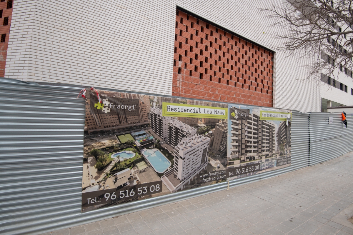 Compromís y Vox exigen desgloses sobre las VPO de San Juan y Sumar acude a Fiscalía