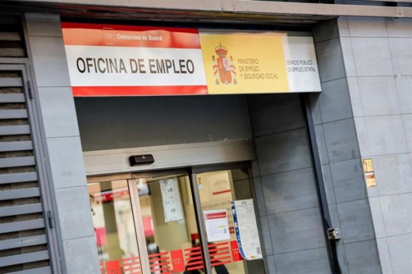 El paro sube en 30.392 personas en enero, su menor alza en este mes desde 2022, lastrado por servicios