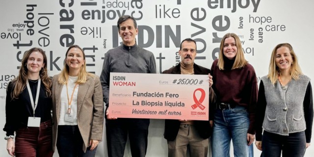 Isdin dona 25.000 euros a la Fundación FERO para la investigación del cáncer de mama
