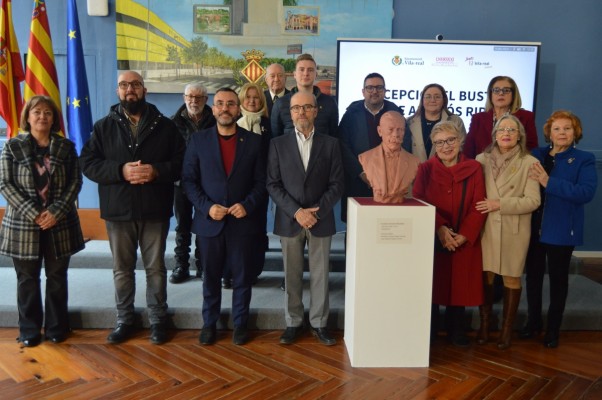 Vila-real suma un bust commemoratiu del farmacèutic Vicente Amorós Ripollés al seu fons museístic