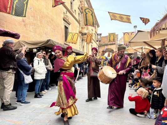Orihuela regresa al Medievo con la apertura del XXVI Mercado Medieval en su casco histórico