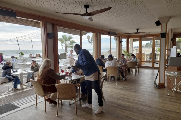 Los apartamentos ganan el pulso en la Comunitat: las estancias crecen cuatro veces más que en los hoteles