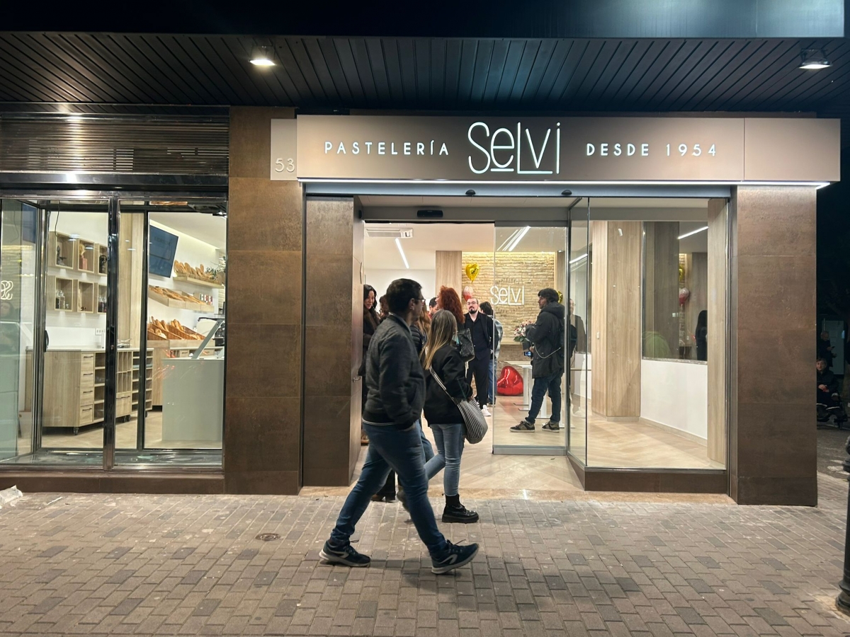 La Pastelería Selví levanta la persiana en Aldaia tras la Dana: 