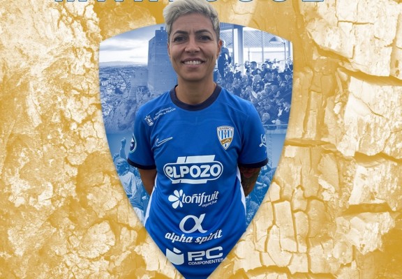 Mari Jose, veteranísima delantera tinerfeña de 41 años, ficha por el Alhama CF ElPozo