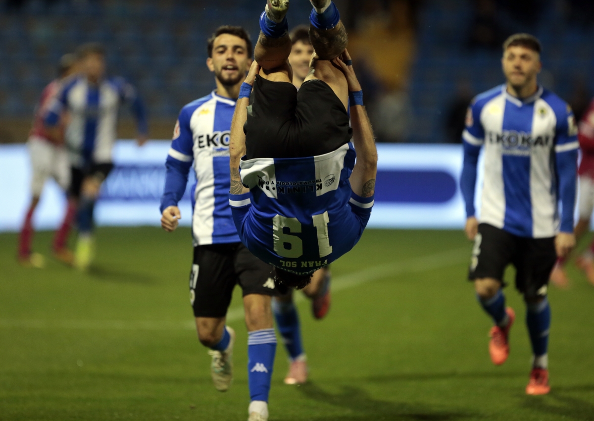 A golpe de penalti: el Hércules CF derrota al FC Cartagena gracias a un doblete de Fran Sol logrado desde los 11 metros